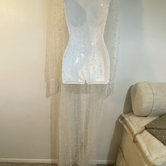 New in Box Oh Polly full length long sleeve pearl accented sheer bridal robe - Picture 7 of 14